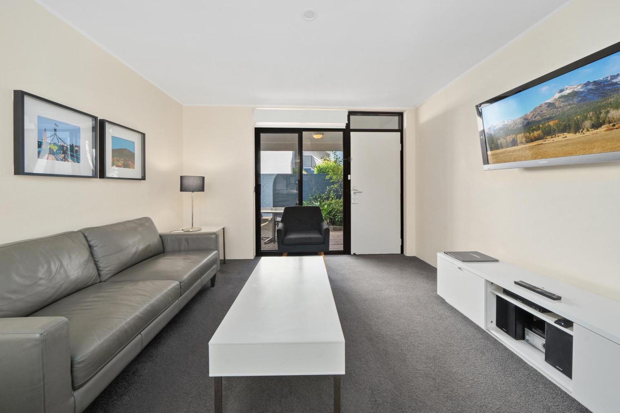 Manuka Park Serviced Apartments Canberra Exterior photo