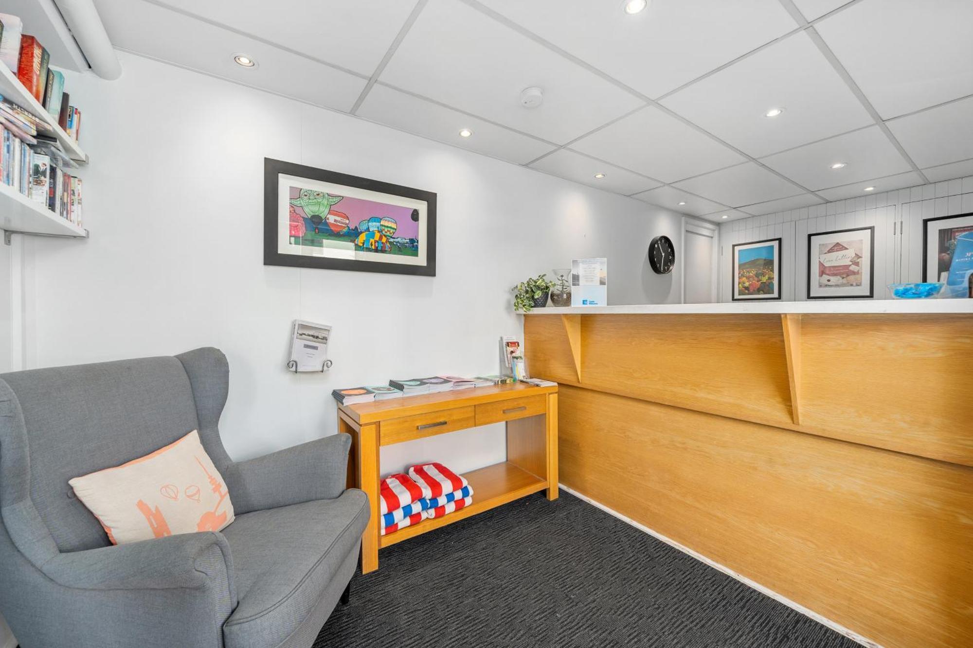 Manuka Park Serviced Apartments Canberra Exterior photo