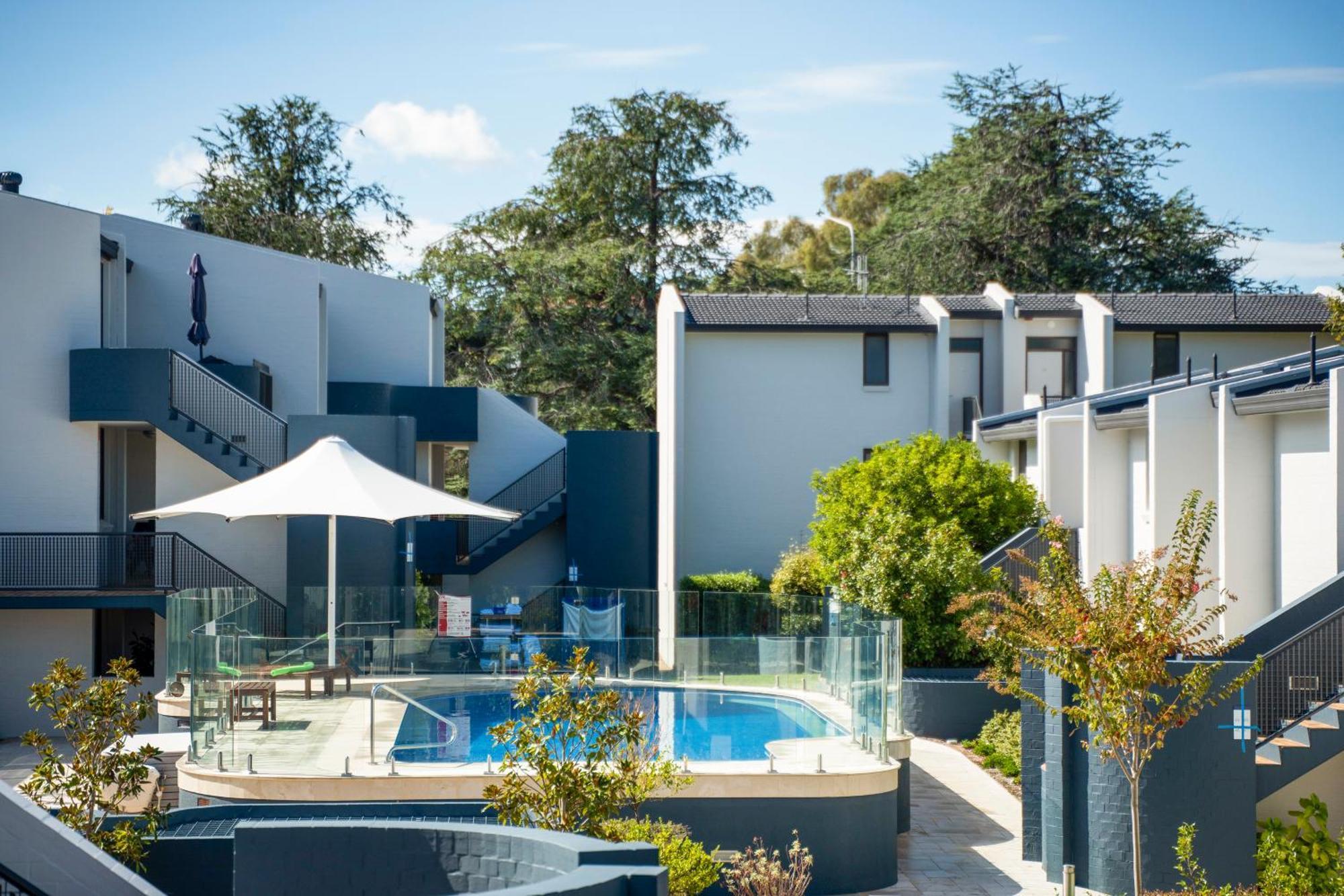Manuka Park Serviced Apartments Canberra Exterior photo