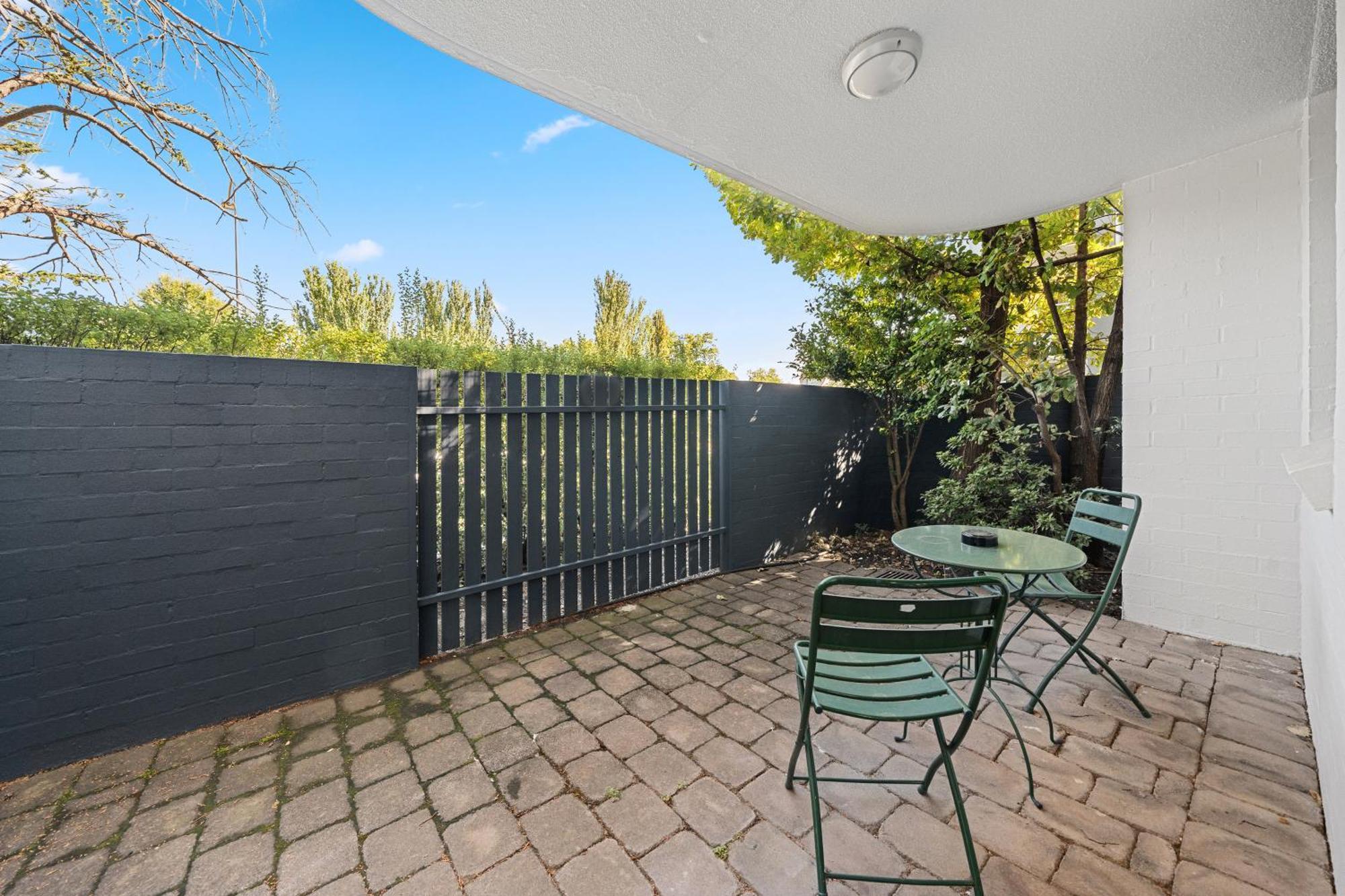 Manuka Park Serviced Apartments Canberra Exterior photo